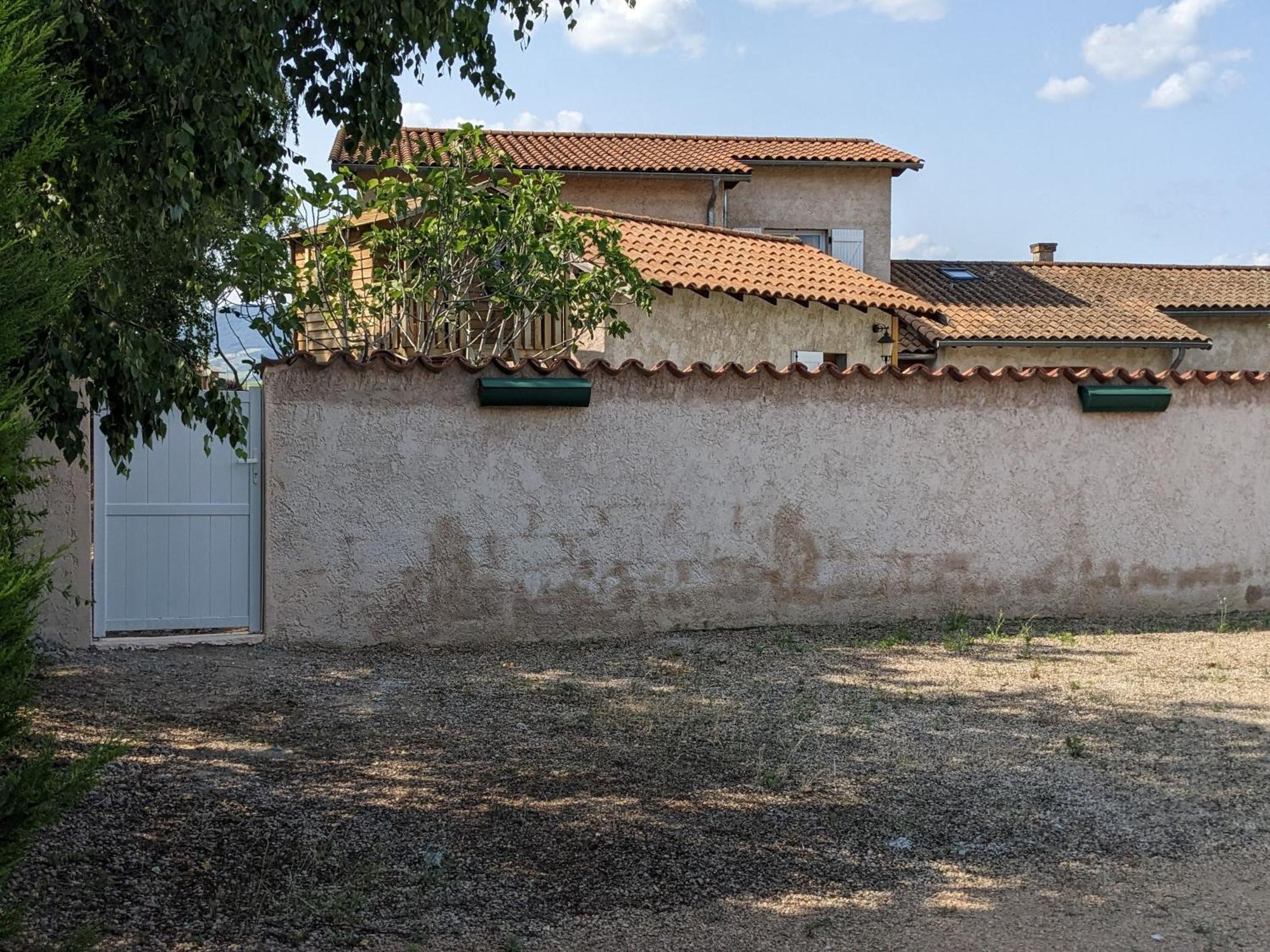 Panda Home Quincie-en-Beaujolais Exterior photo