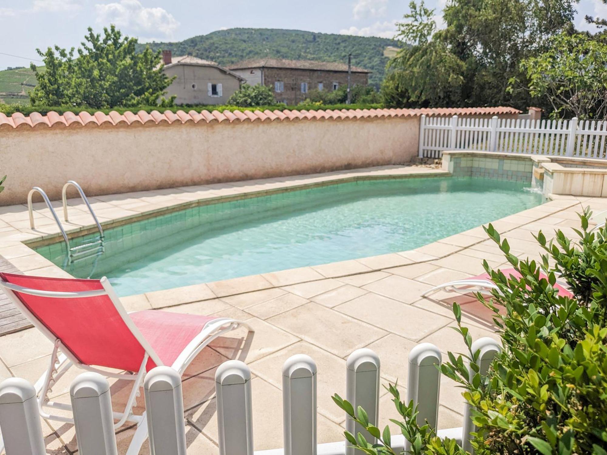 Panda Home Quincie-en-Beaujolais Exterior photo