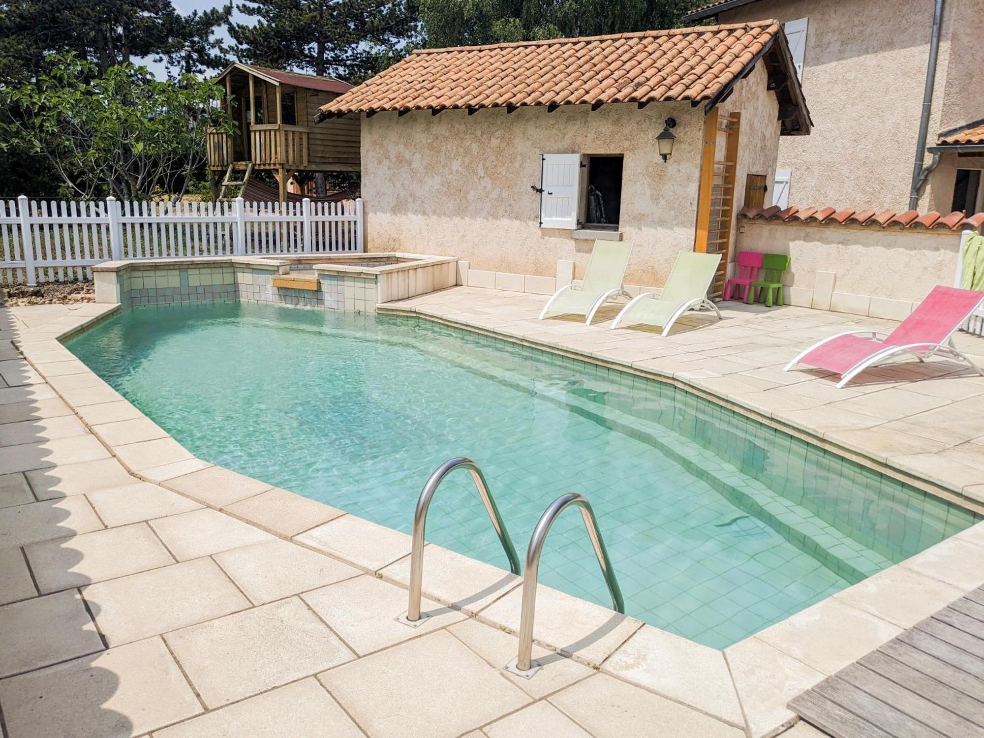 Panda Home Quincie-en-Beaujolais Exterior photo